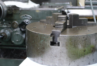 ご要望にお応えする、高精度な加工技術　充実した設備と、熟練の技術者！